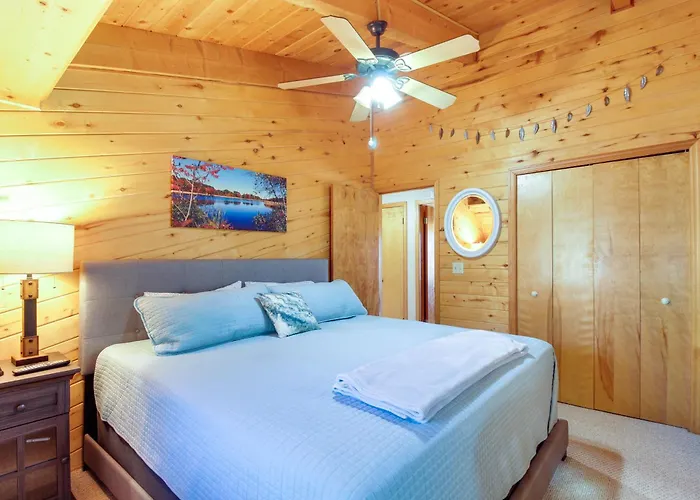 Spacious 'sherwood Forest Cabin' W/ Hot Tub! *