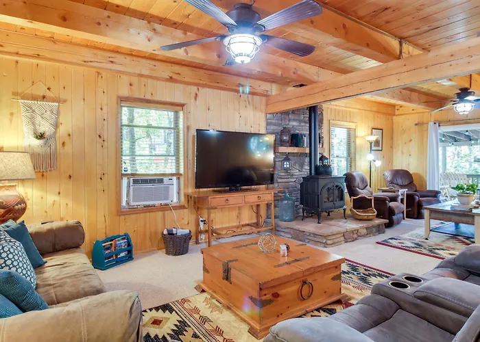 Holiday home Spacious 'sherwood Forest Cabin' W/ Hot Tub! *